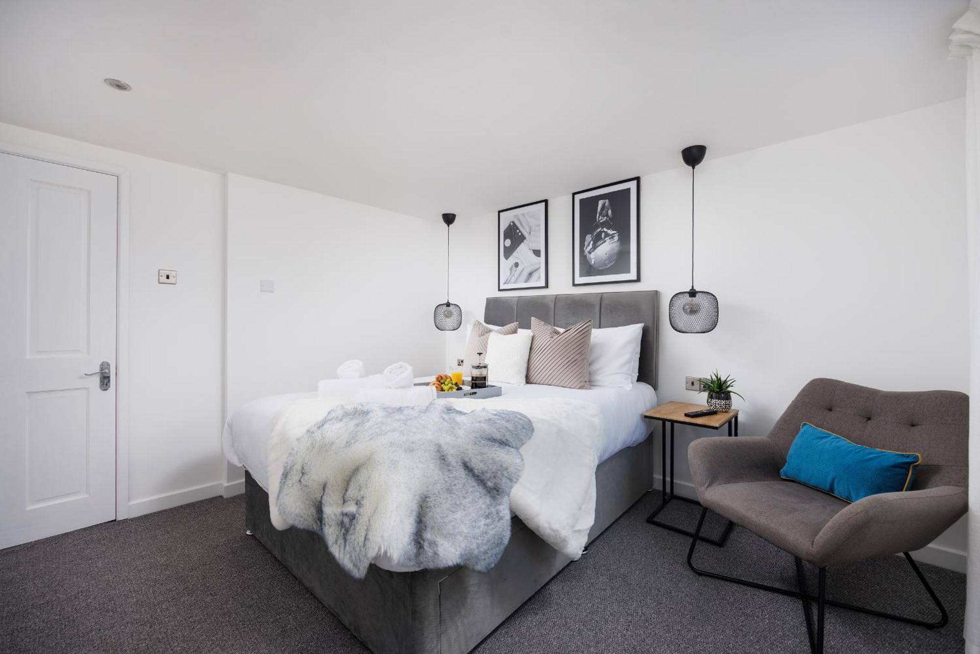 Boujis Central Plymouth Apartment - Sleeps 4 - Habita Property 외부 사진