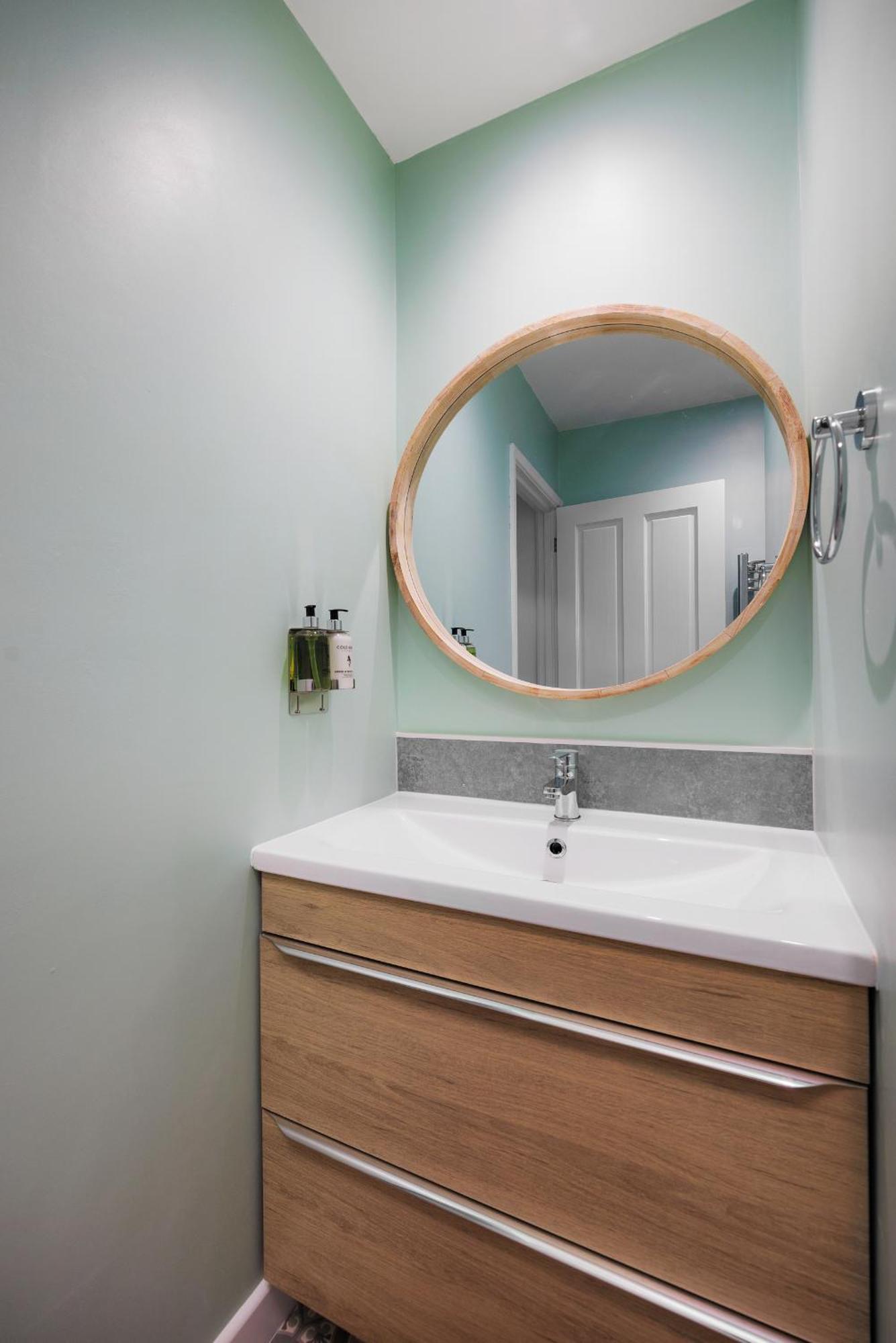 Boujis Central Plymouth Apartment - Sleeps 4 - Habita Property 외부 사진