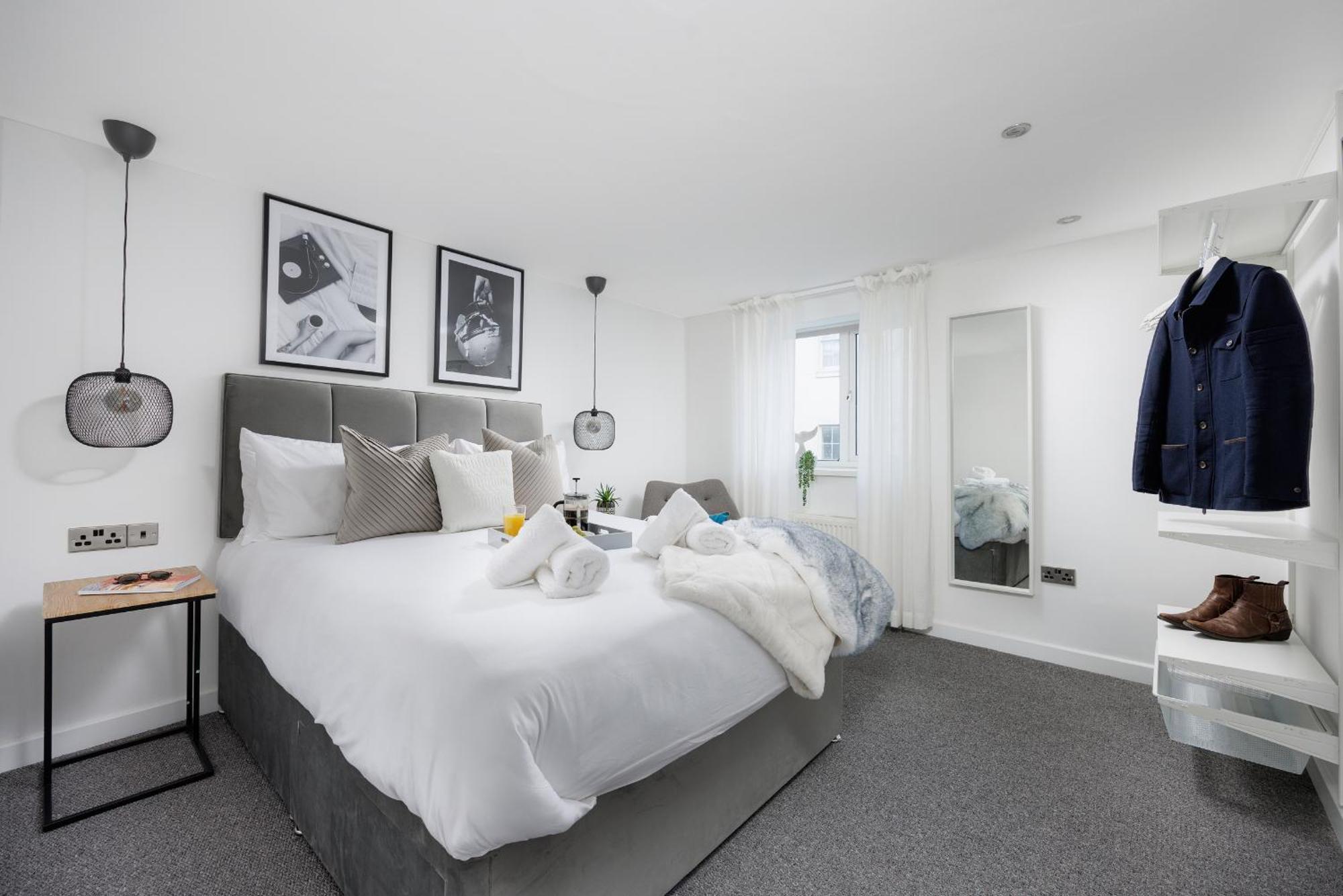 Boujis Central Plymouth Apartment - Sleeps 4 - Habita Property 외부 사진